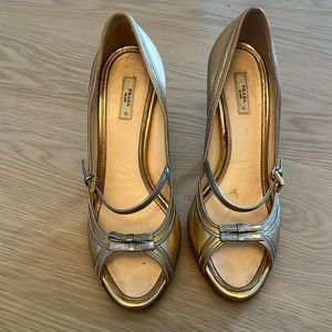 PRADA GOLD SILVER LEATHER PEEP TOE PUMPS WITH JEWELED HEEL SZ 36 6